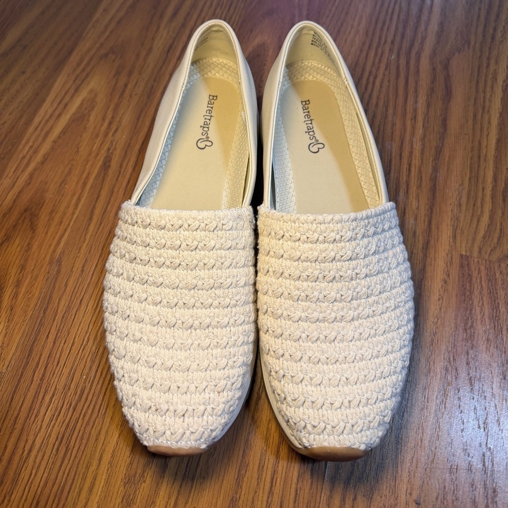 NWOT Baretraps Gennie slip-on wedge sneakers natural crochet size 6 - Picture 2 of 6